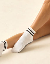 Lucky Honey- The Boyfriend Grip Sock